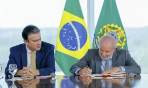 Ministério da Educação proíbe cursos EaD de medicina, direito e odontologia / Jornal da Política